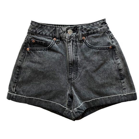 Garage Denim 80’s Style Cuffed Mom Shorts - Picture 1 of 3